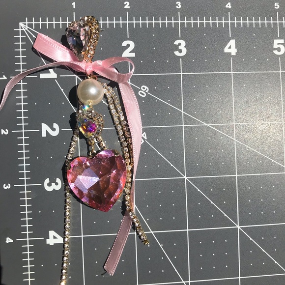 Adorable Pink Heart Princess Earrings - Picture 2 of 2